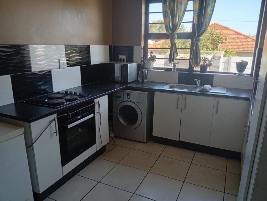 8 Bedroom Property for Sale in Sydenham Eastern Cape